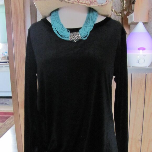 Wanna B VELVET TOP WITH FRONT KNOT Brand New - Picture 1 of 8